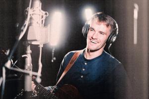 Live Music with Holden Dixion